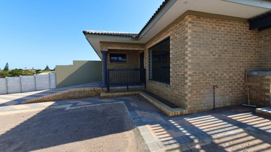 2 Bedroom Property for Sale in Dana Bay Western Cape